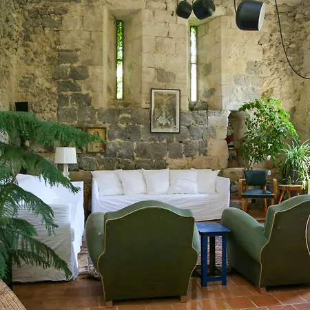 Casa vacanze 13th Century Commandery Near Nerac